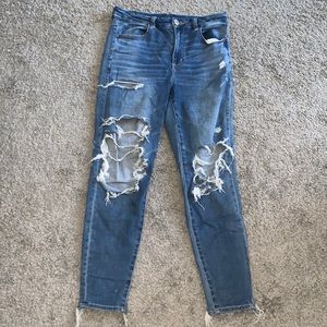 Curvy Hi-Rise Ripped Skinny Jeans